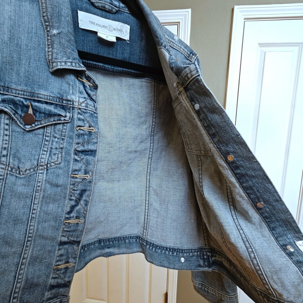 Treasure & Bond Women’s Distressed Blue Jean Jacket, Size Medium - Picture 2 of 11